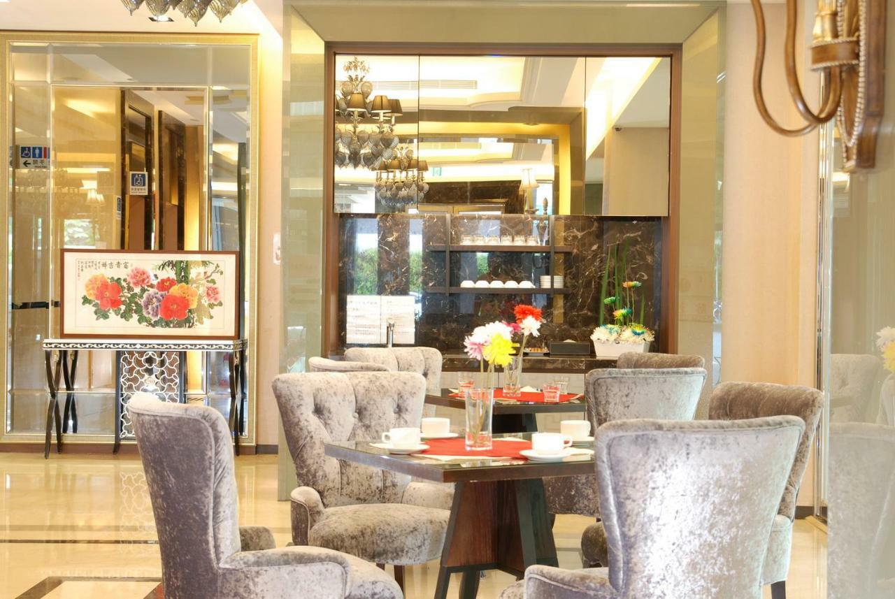 The Metro Hotel Taichung Exterior foto